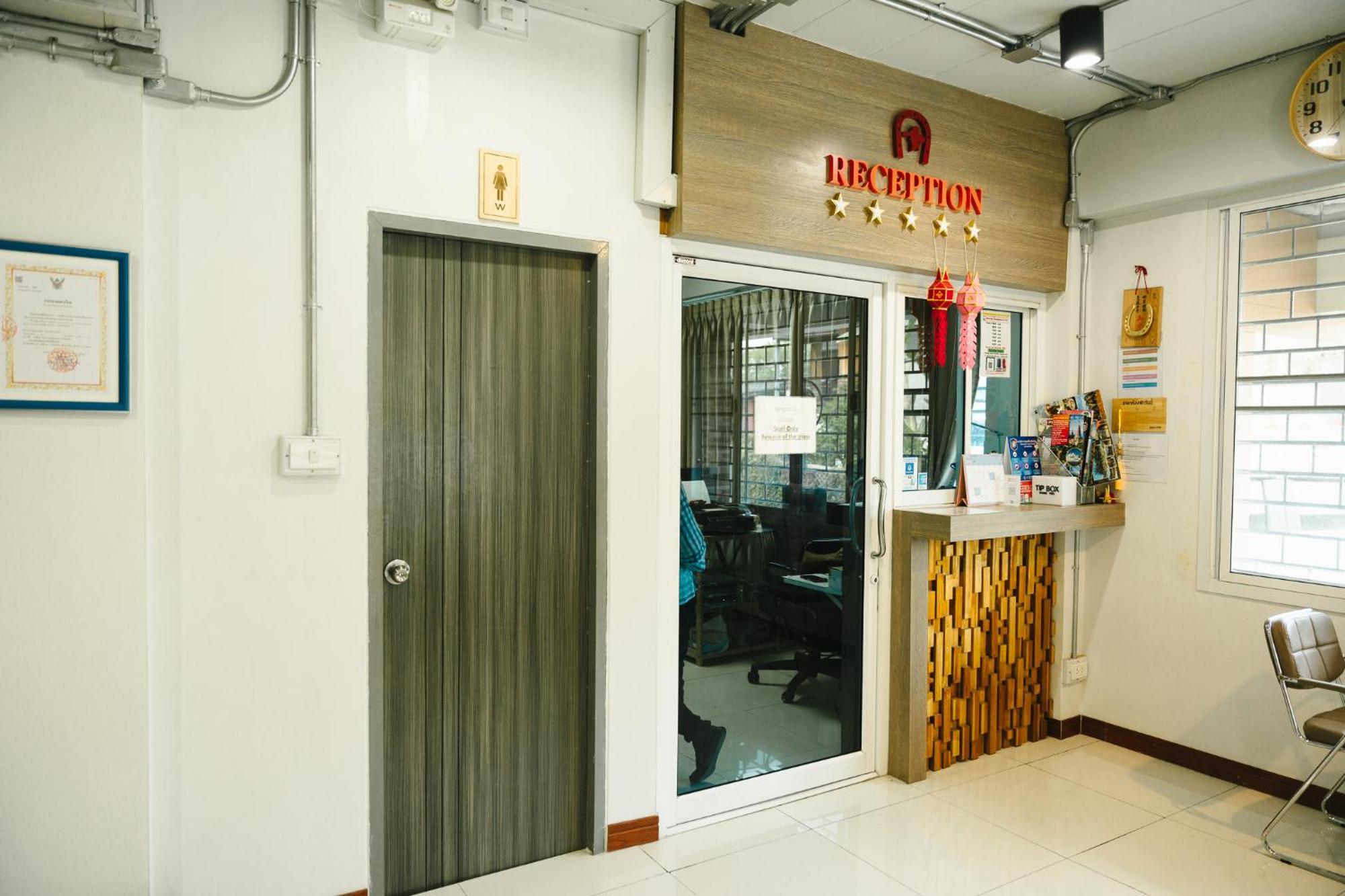 The Ten Hotel Thippanate Τσιάνγκ Μάι Εξωτερικό φωτογραφία
